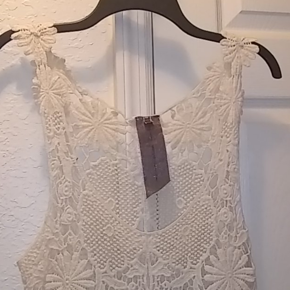 Moon Collection Ladies Lace Top - Picture 5 of 8